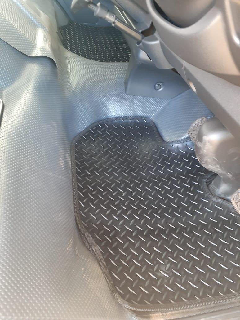 Rubber Flooring Mats For Toyota Hiace Sesfikile 16 Seater 2.5 D4D made by KINDO Covers
