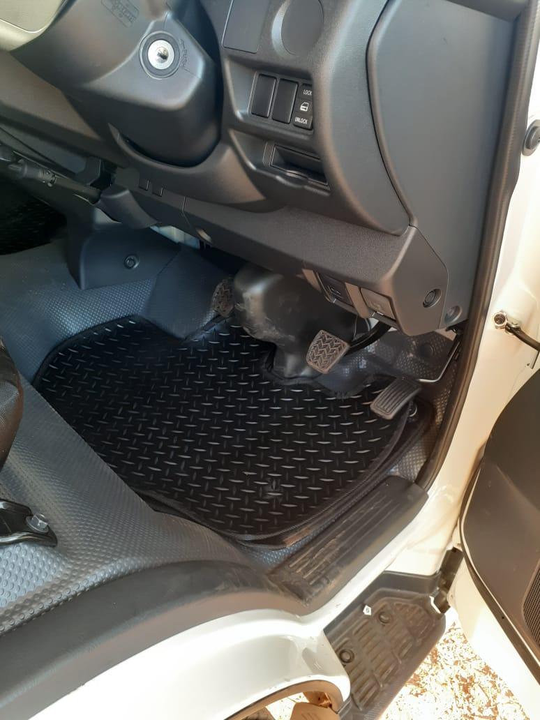 Rubber Flooring Mats For Toyota Hiace Sesfikile 16 Seater 2.5 D4D made by KINDO Covers